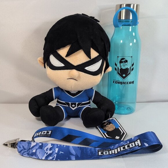 Comic Con Souvenir 3 Lot Ottawa Canada Blue Plush Superhero Water Bottle Lanyard - Picture 1 of 16